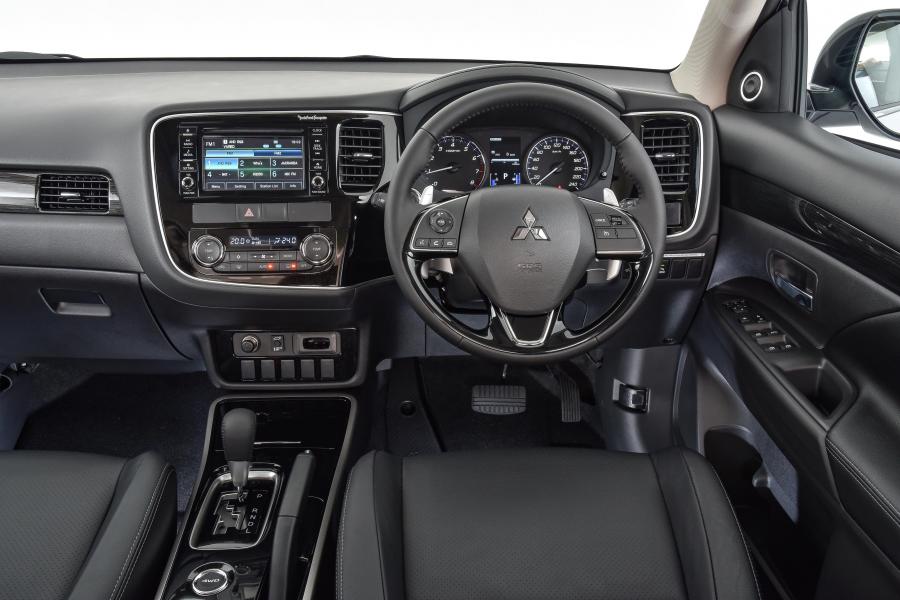 Торпедо Mitsubishi Outlander 2017 года  (ZA) (фото 9 из 10)